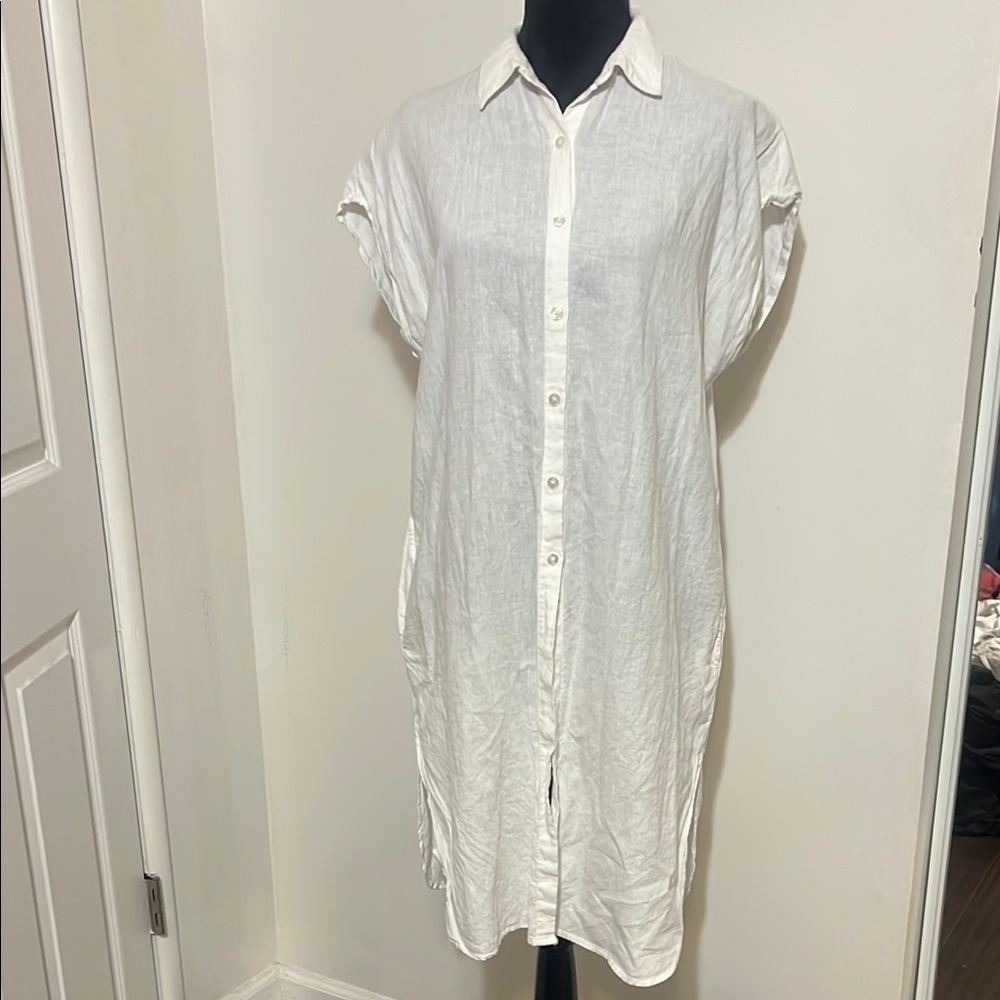 White dress/cover up with side slits and pockets